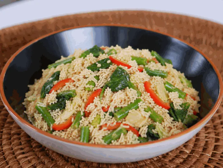 Riz sauté aux légumes à savourer froid comme une salade 